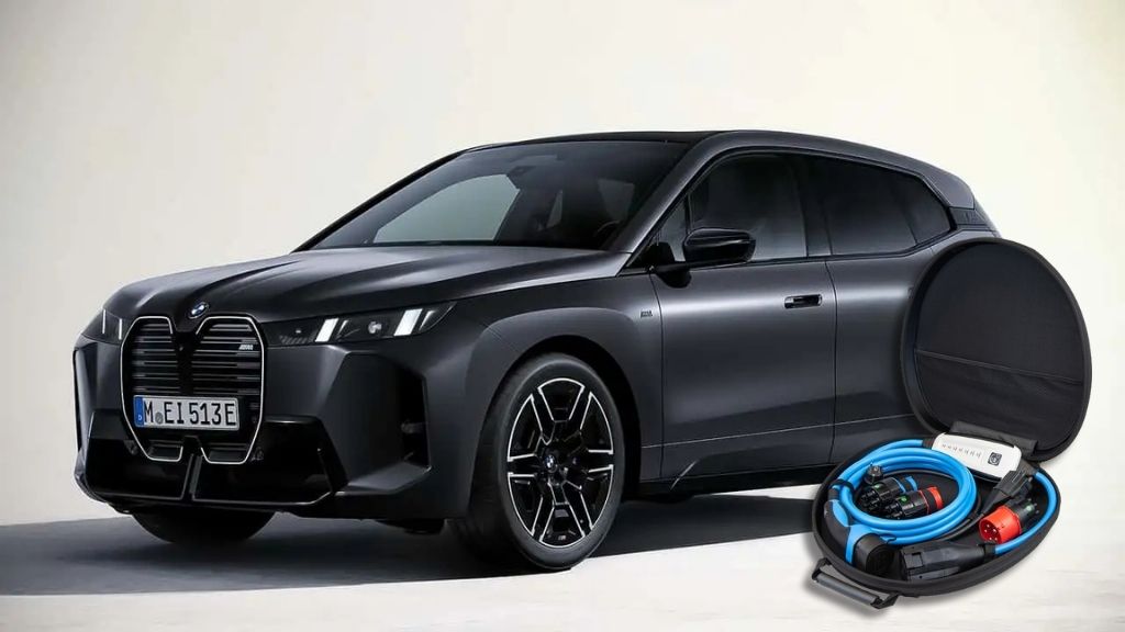 2025 Makyajlı BMW iX ve NRGkick: Elektrikli Mobilitede Devrim BMW'nin yeni iX modeli, gelişmiş batarya kapasitesi ve uzun menzili ile geliyor. NRGkick taşınabilir şarj cihazı ile BMW iX'inizi her yerde şarj edin! BMW iX, 2025, makyajlı BMW iX, NRGkick, elektrikli araç, taşınabilir şarj cihazı, batarya kapasitesi, hızlı şarj, elektrikli SUV