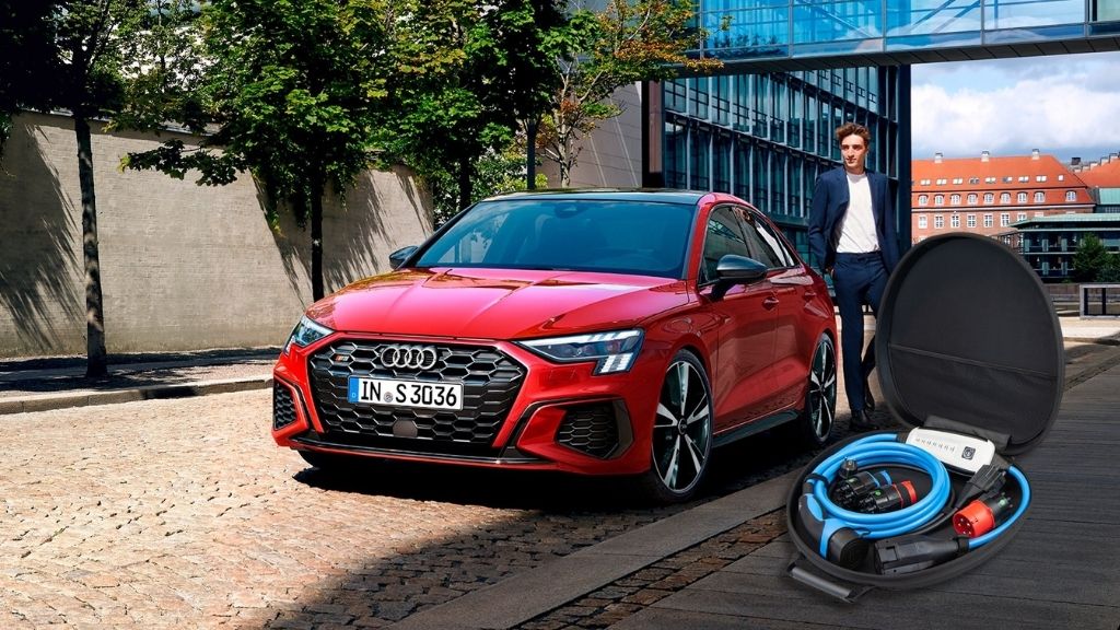 Audi’nin Yeni Elektrikli Kompakt Modeli Tanıtıldı! Audi, A3’ün yerine tamamen elektrikli yeni bir model sunmaya hazırlanıyor! Sportif tasarım, 600 km menzil ve ultra hızlı şarj ile geliyor!
